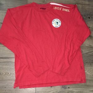 Red Levi’s SYKES No space scum beyond point shirt